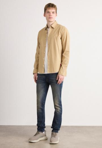 Узкие джинсы