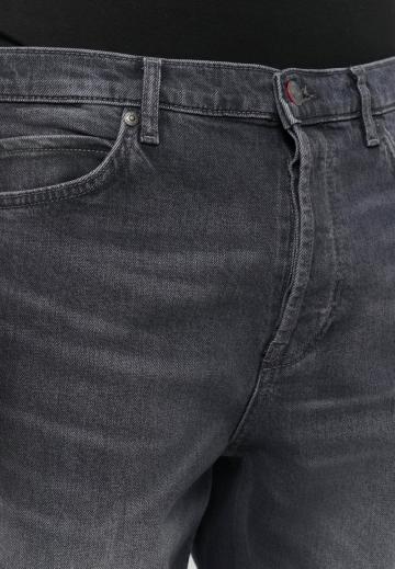 Узкие джинсы