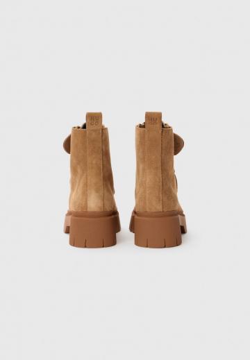 Ботинки на шнуровке