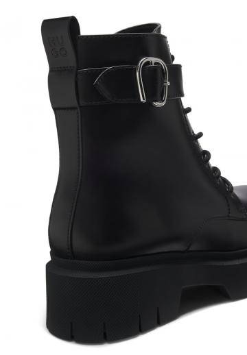 Ботинки на шнуровке