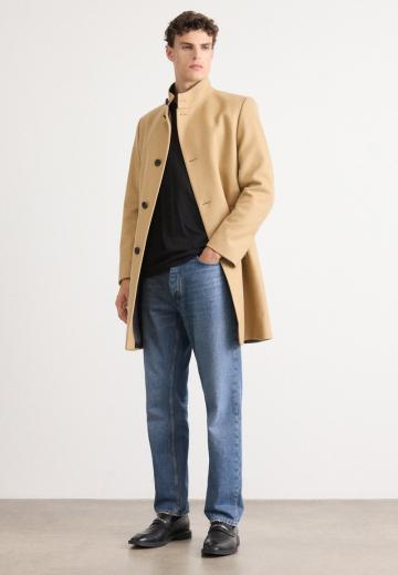 Короткое пальто