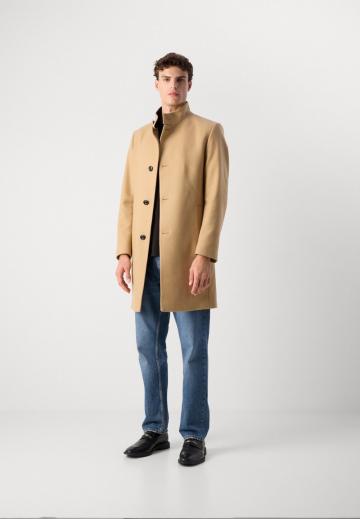 Короткое пальто