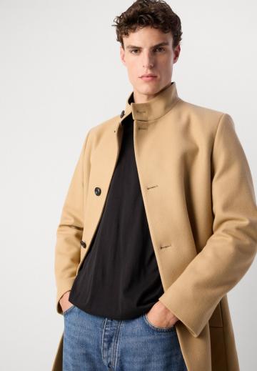 Короткое пальто