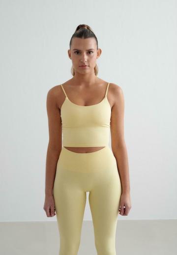 Топ на бретельках