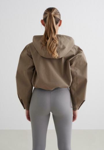 Короткая куртка