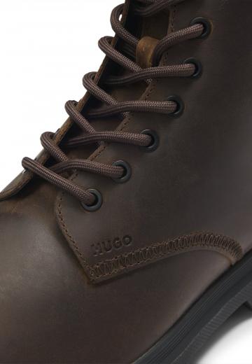 Ботинки на шнуровке