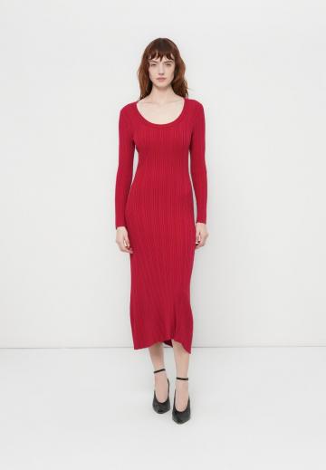 Вязаное платье