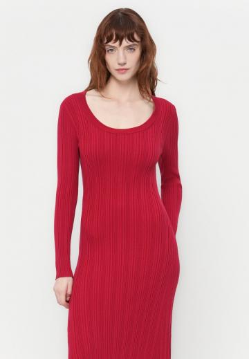 Вязаное платье