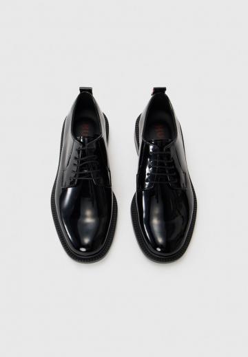 Ботинки на шнуровке