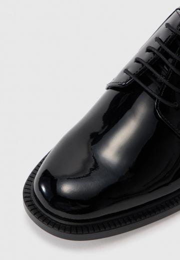 Ботинки на шнуровке