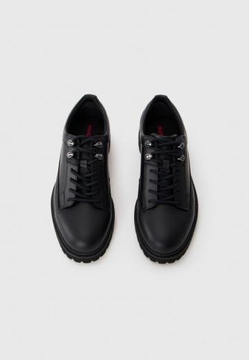 Ботинки на шнуровке