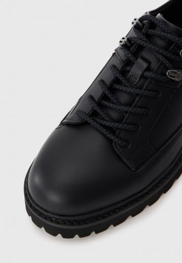 Ботинки на шнуровке