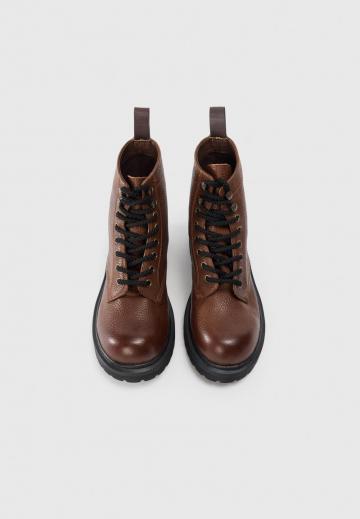 Ботинки на шнуровке