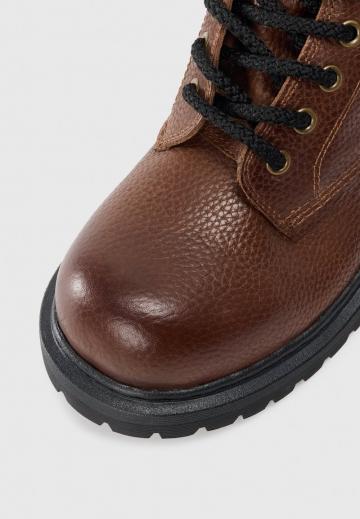 Ботинки на шнуровке