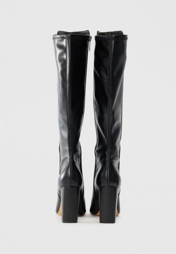 Высокие сапоги