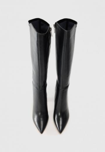 Высокие сапоги