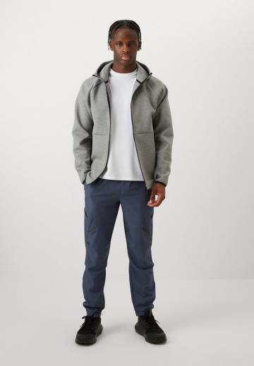 Спортивная толстовка