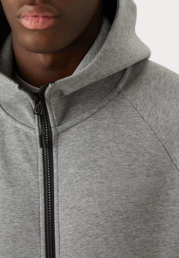 Спортивная толстовка