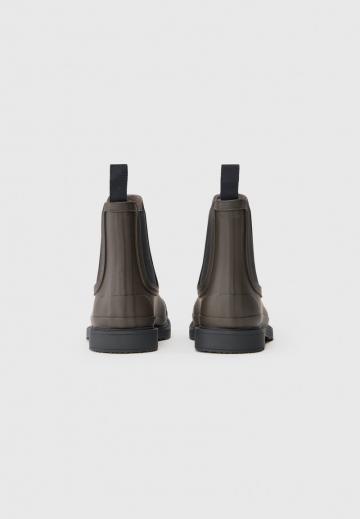 Резиновые сапоги