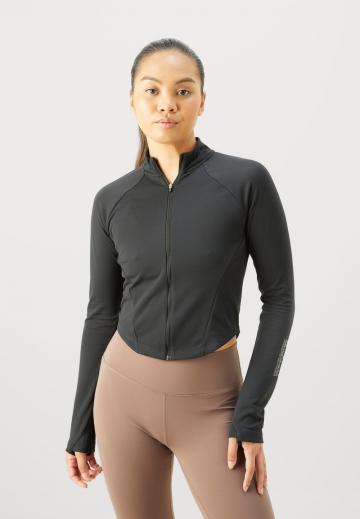 Спортивная куртка