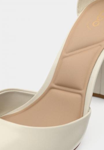 Туфли на высоком каблуке