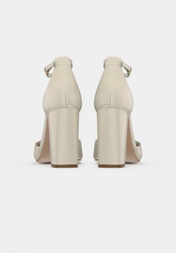 Туфли на высоком каблуке