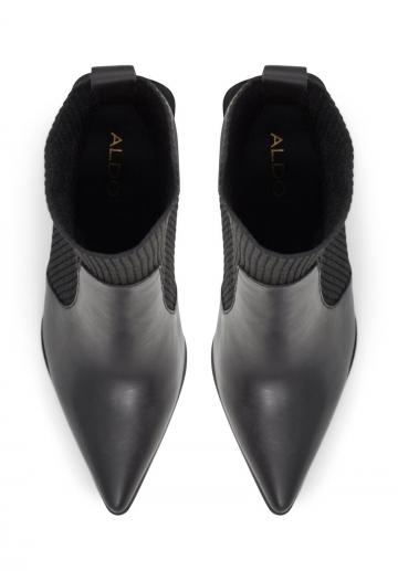 Полусапожки на высоком каблуке