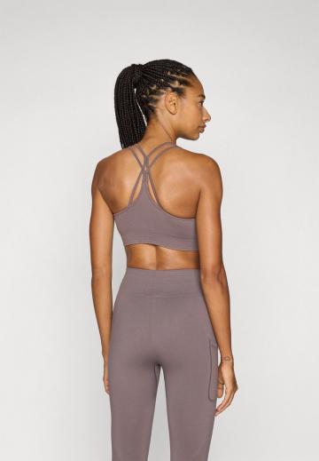 Спортивный бюстгальтер