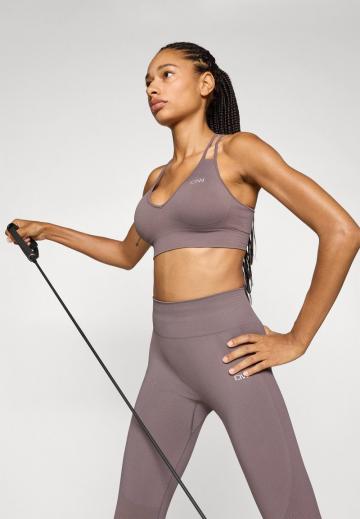 Спортивный бюстгальтер