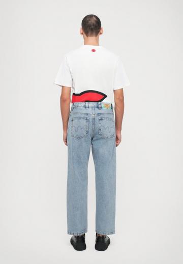 Прямые джинсы