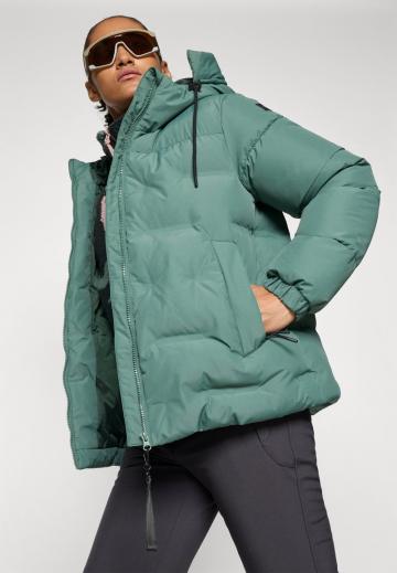 Спортивная куртка