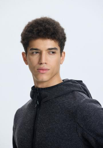 Спортивная куртка