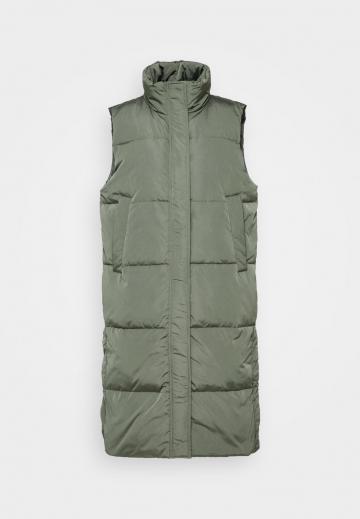 Пуховой жилет