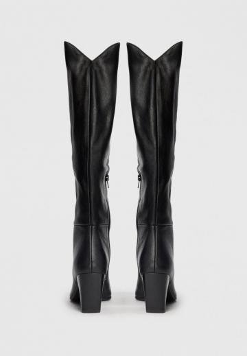 Высокие сапоги