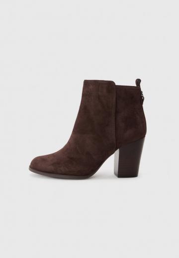 Полусапожки на высоком каблуке