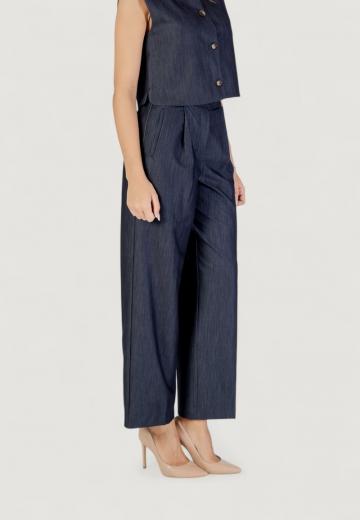 Джинсовая жилетка