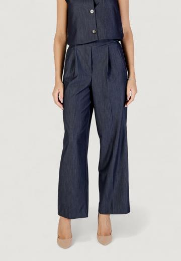 Джинсовая жилетка