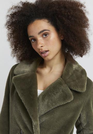 Шерстяное пальто