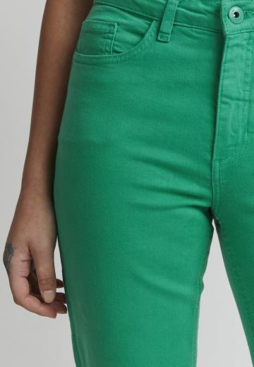 Короткие джинсы