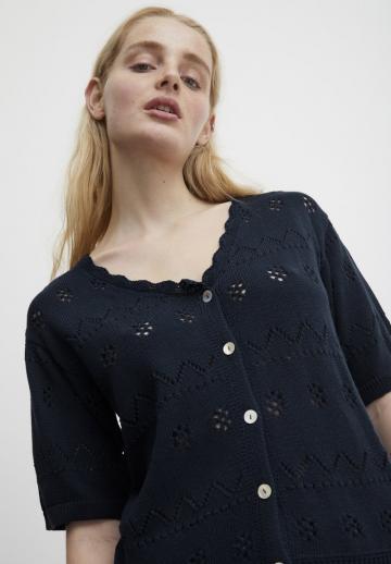 Вязаная кофта