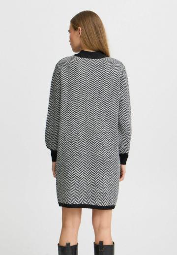 Вязаное платье
