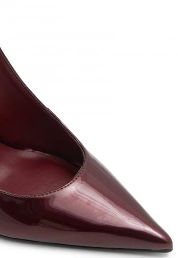 Туфли на высоком каблуке