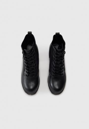 Высокие сапоги