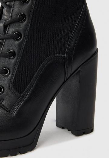 Высокие сапоги