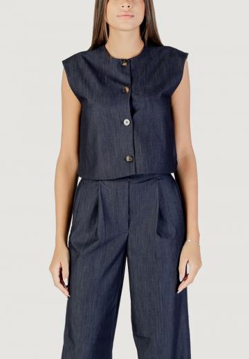 Джинсовая жилетка