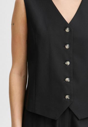 Джинсовая жилетка