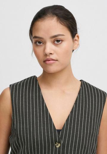 Джинсовая жилетка