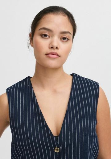 Джинсовая жилетка