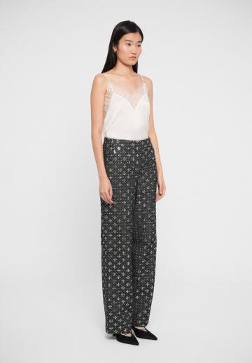 Клешеные джинсы