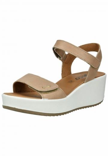 Босоножки на танкетке